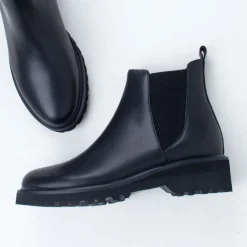 Astradi Boot^Ernest Wyler Store
