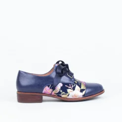 Avit Lace Up^Bresley NZ Hot