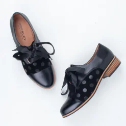 Avit Lace Up^Bresley NZ Hot
