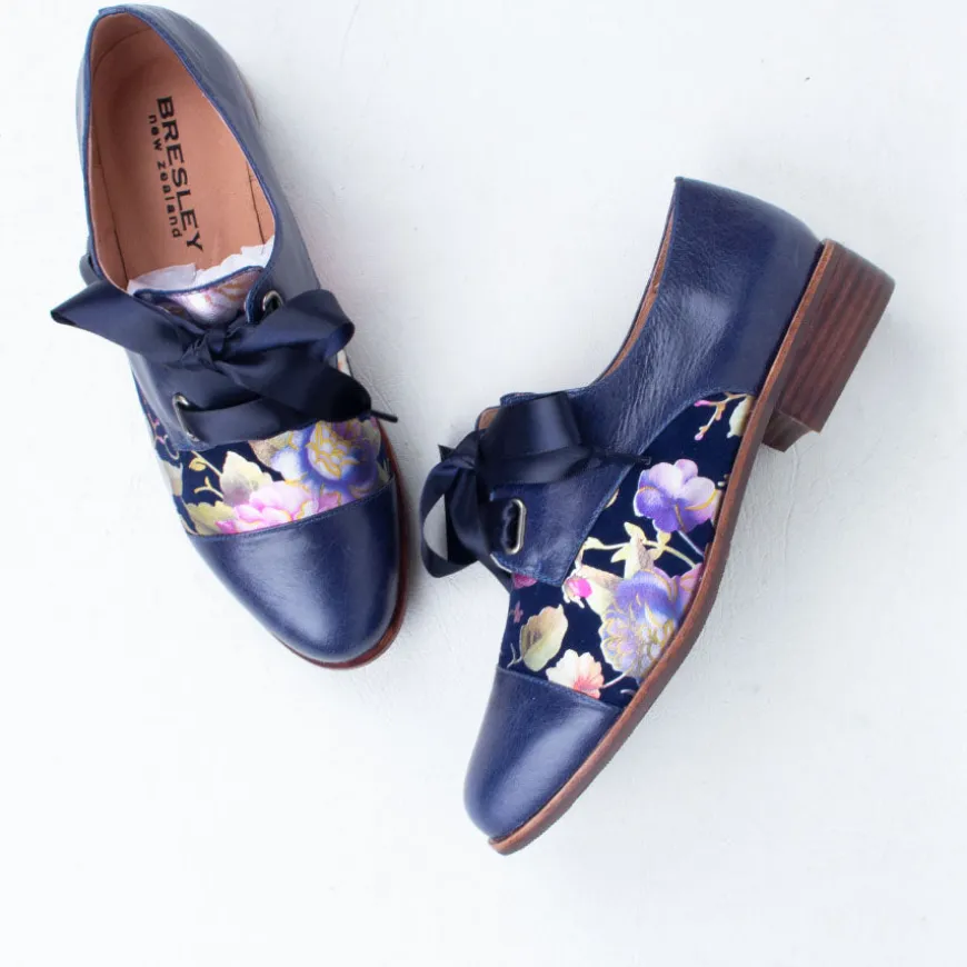 Avit Lace Up^Bresley NZ Hot