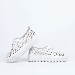 Belarus Lace Up^Django & Juliette Hot