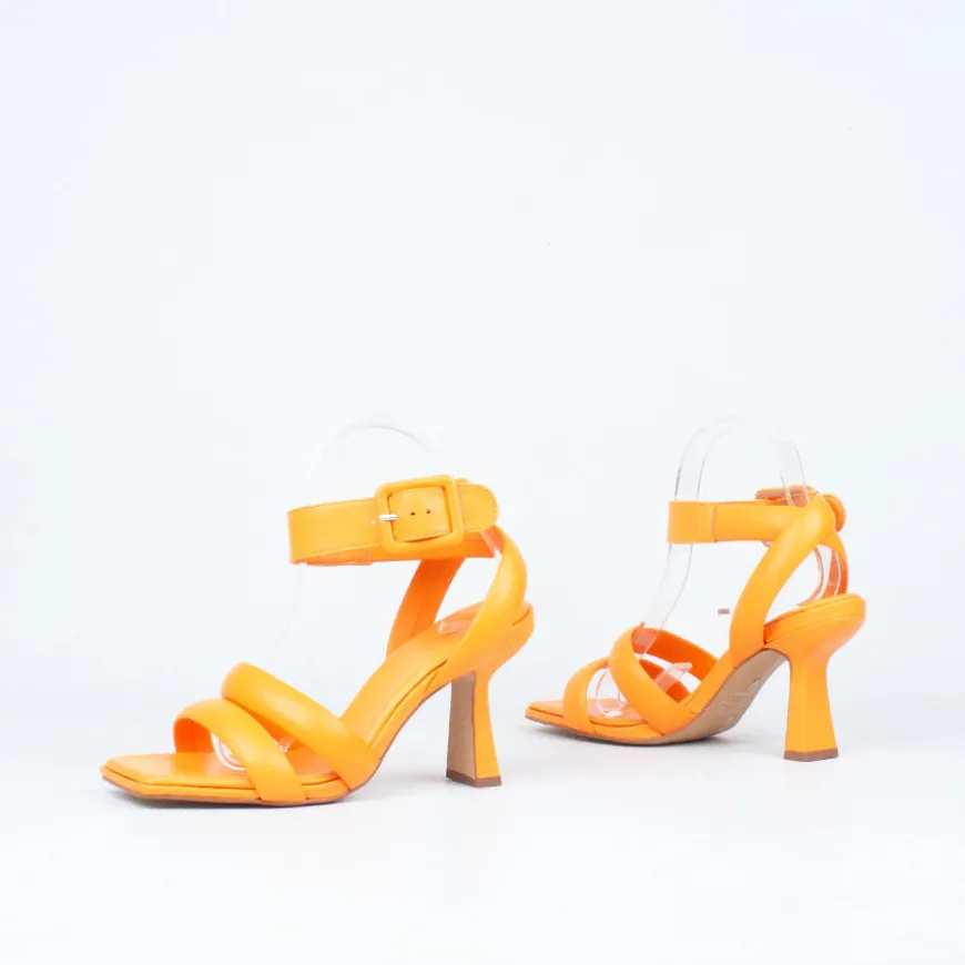 Cara Heel^Carrano - Brazil Store