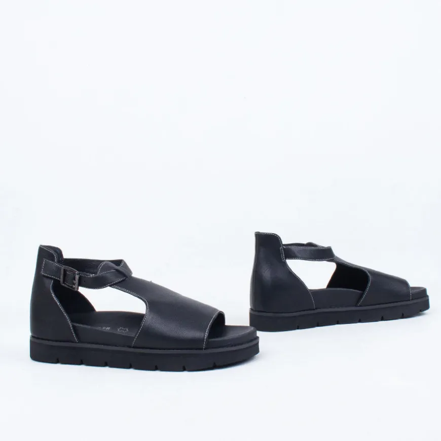 Mooch Sandal^Ernest Wyler Fashion