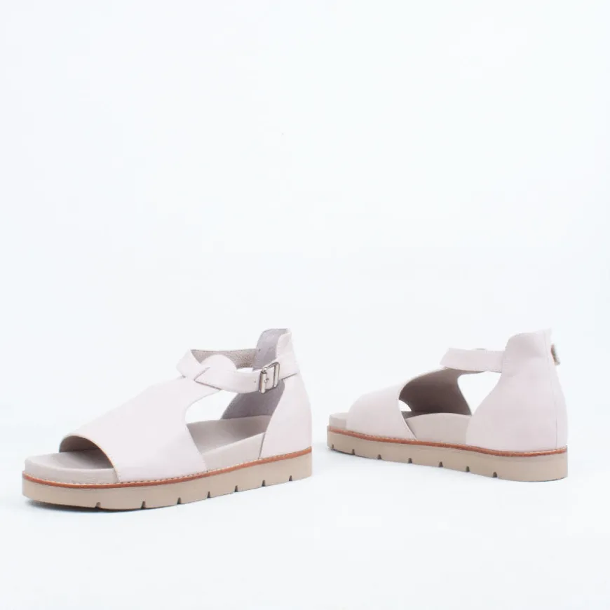 Mooch Sandal^Ernest Wyler Fashion