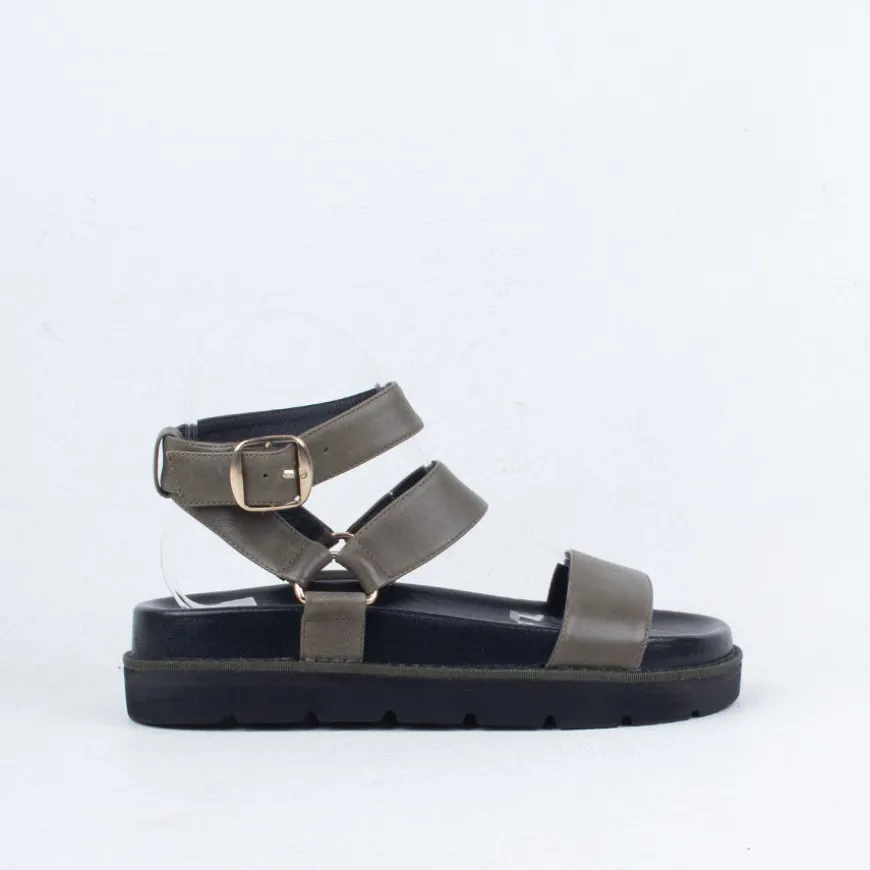 Nomi Sandal^Ernest Wyler New
